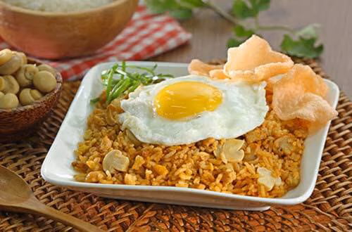 Nasi goreng telur